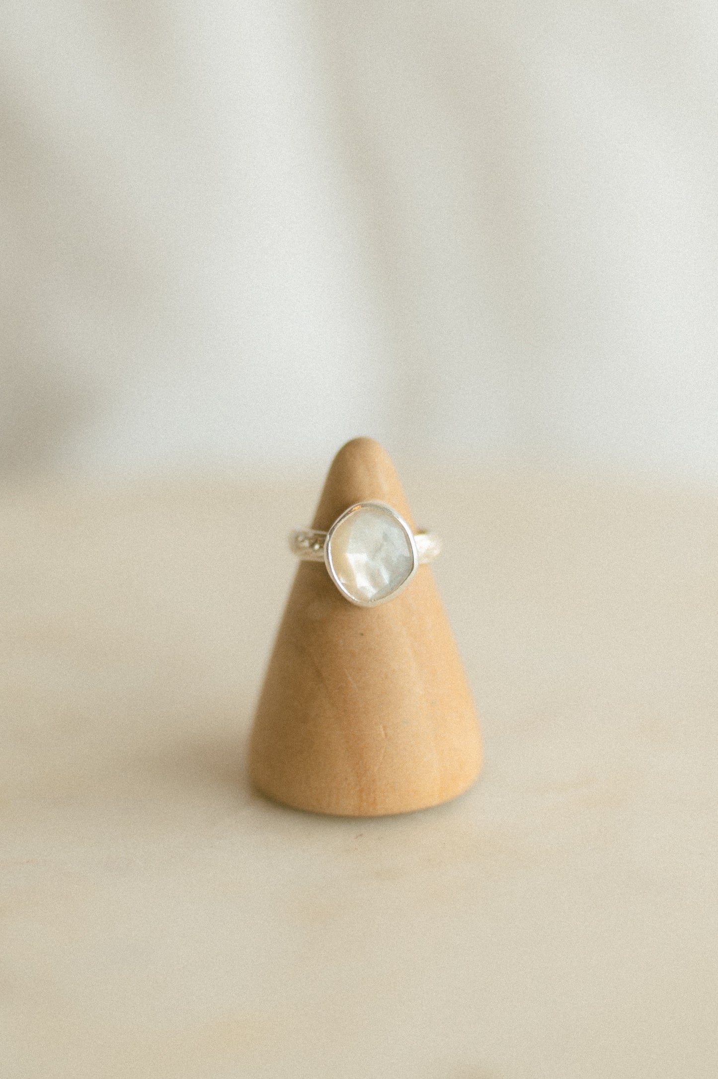 Mother of Pearl Ring - Size 5