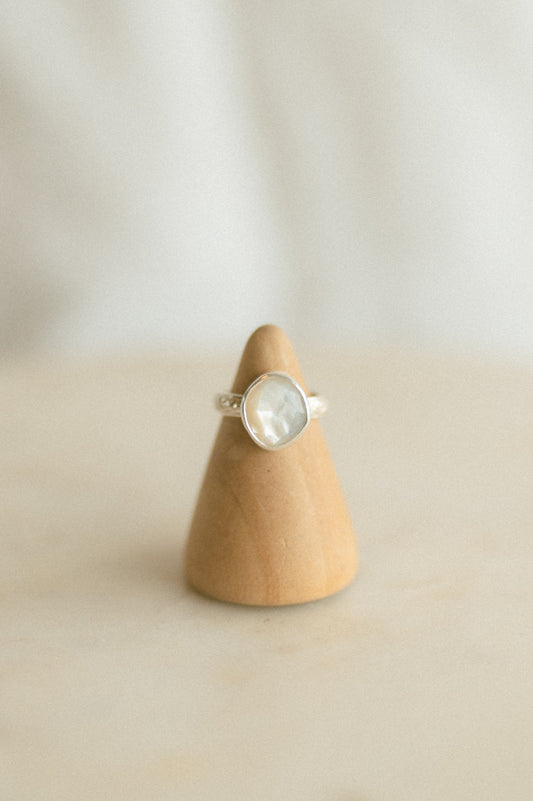 Mother of Pearl Ring - Size 5