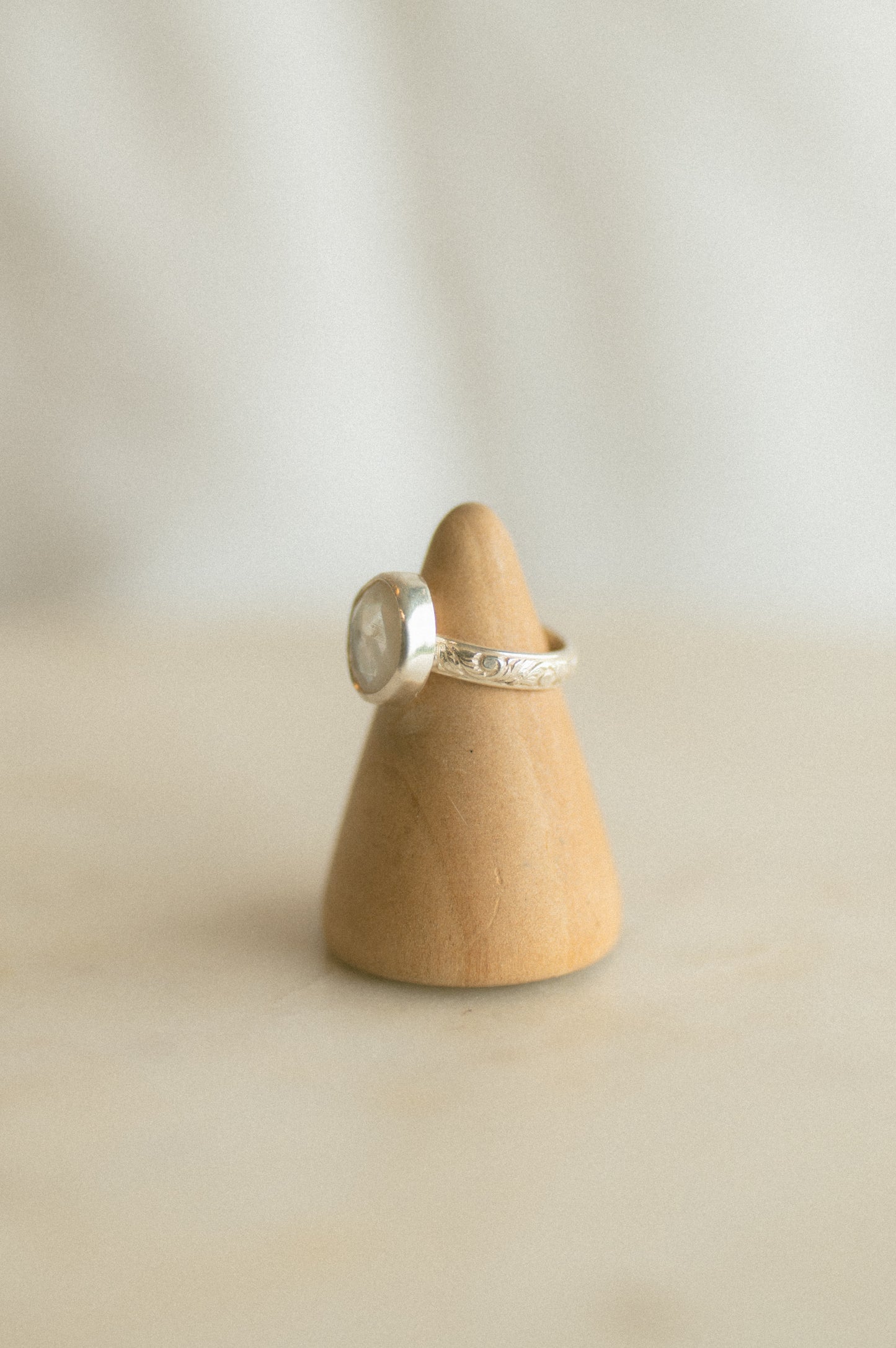 Mother of Pearl Ring - Size 5