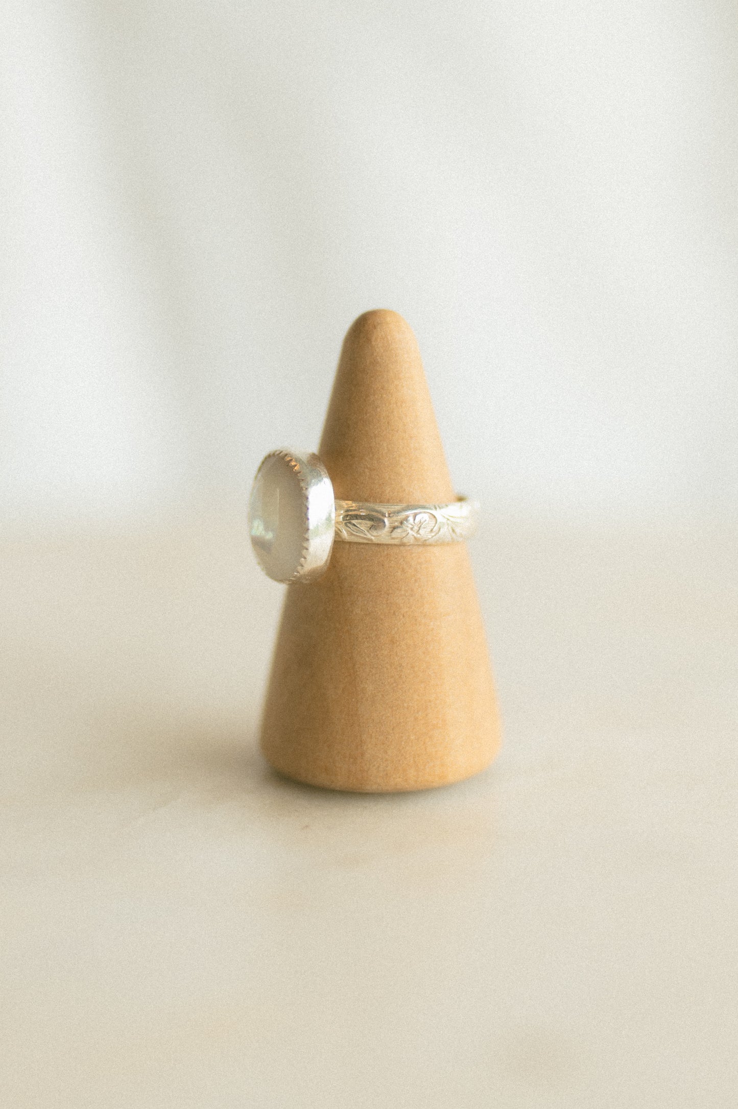 Mother of Pearl Ring - Size 7