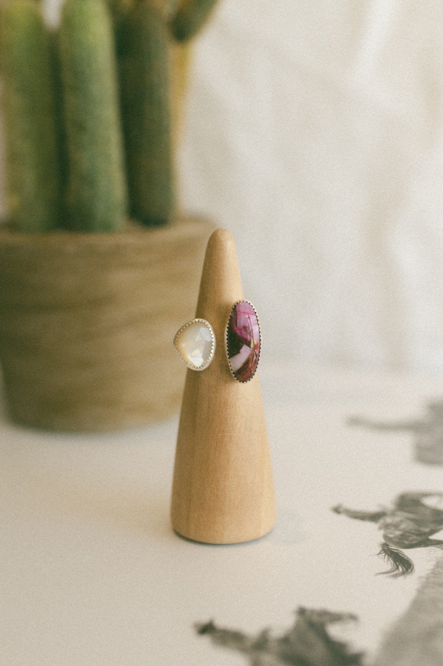 Purple Dahlia Mohave and Mother of Pearl Ring - Size 7.5