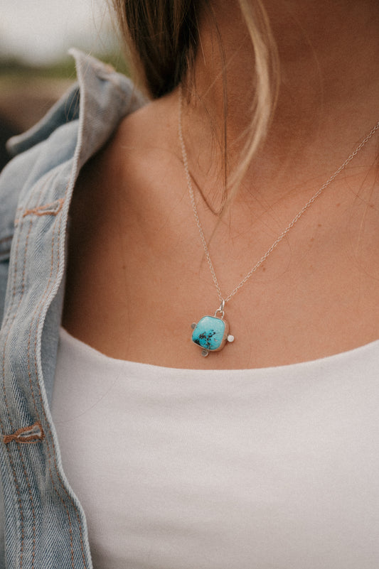 Sierra Bella Turquoise Pendant Necklace